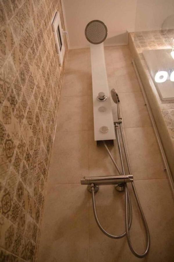 Colonial Touch Apartament Brasov Exterior photo